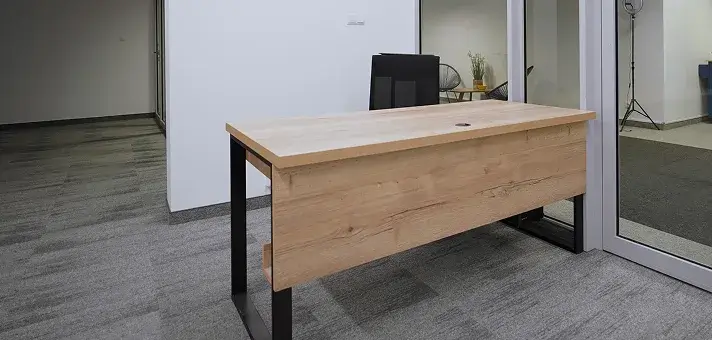 Hot desk w CtrlSpace – biurko w przestrzeni dostosowanej do Twojego naturalnego rytmu pracy.